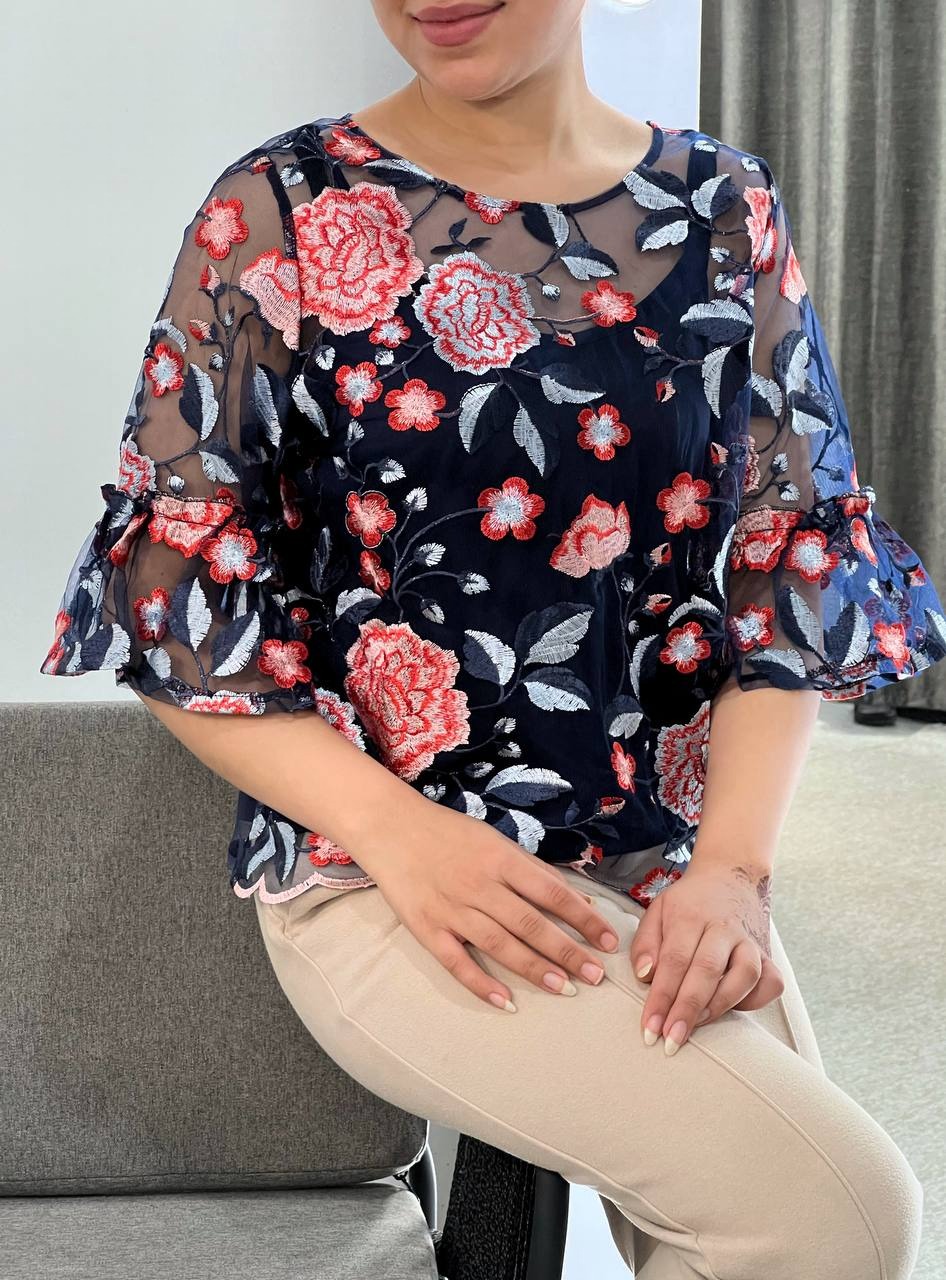 شومیز تور تمام گلدوزی بهمراه تاپ کد 3904