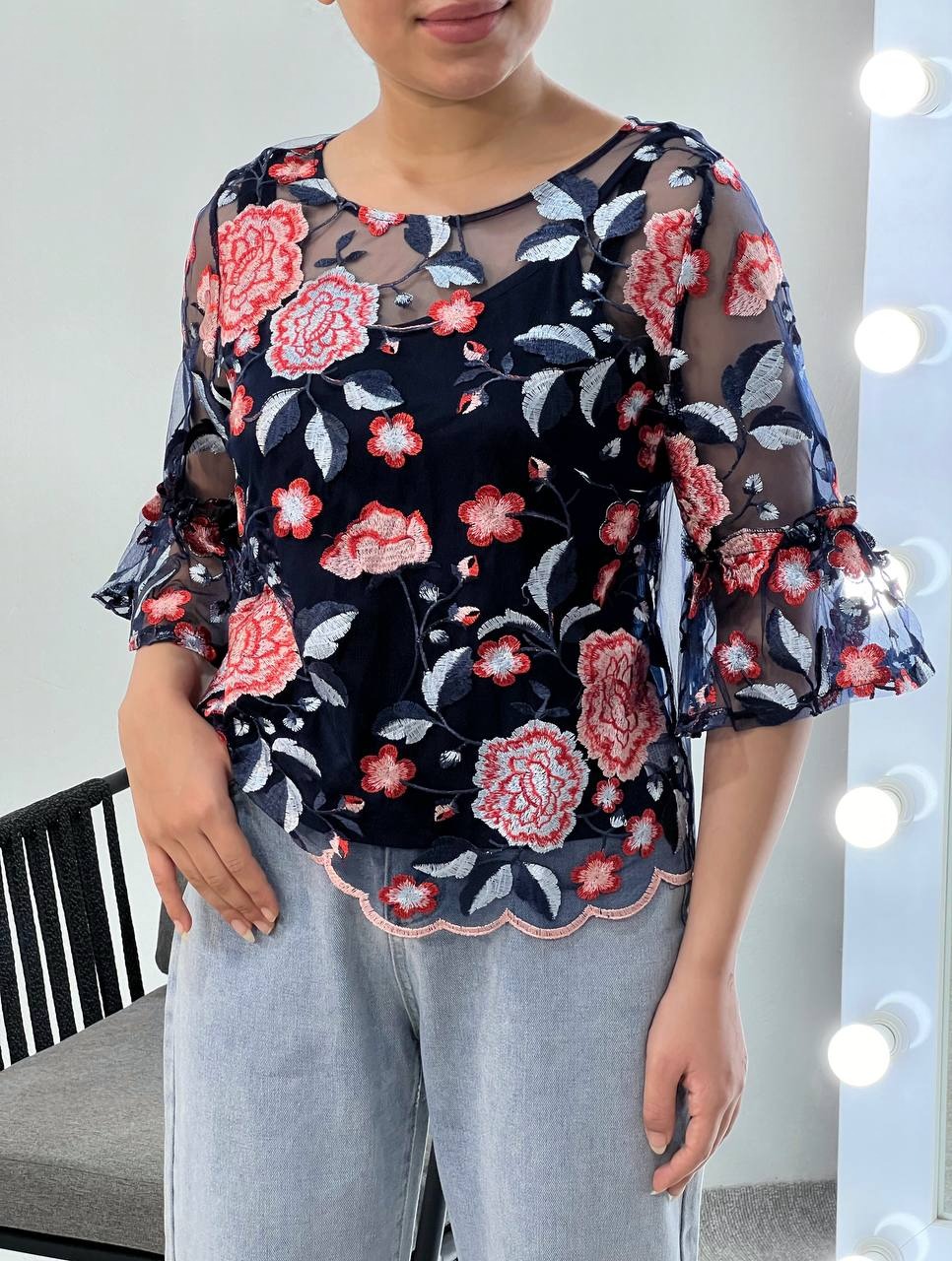 شومیز تور تمام گلدوزی بهمراه تاپ کد 3904