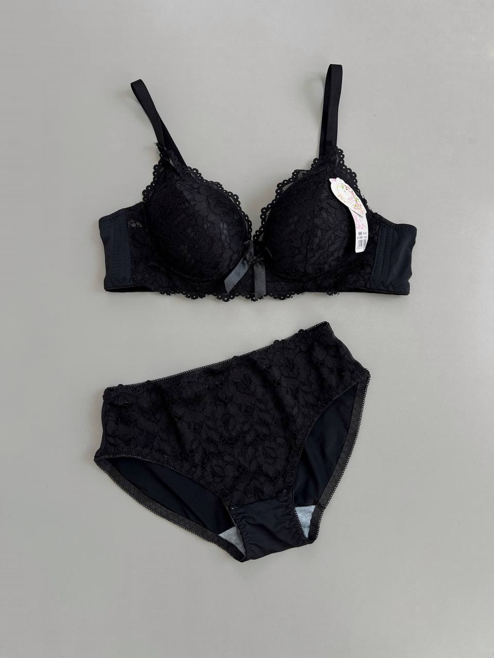 ست سوتین و شورت دانتل کد 3917