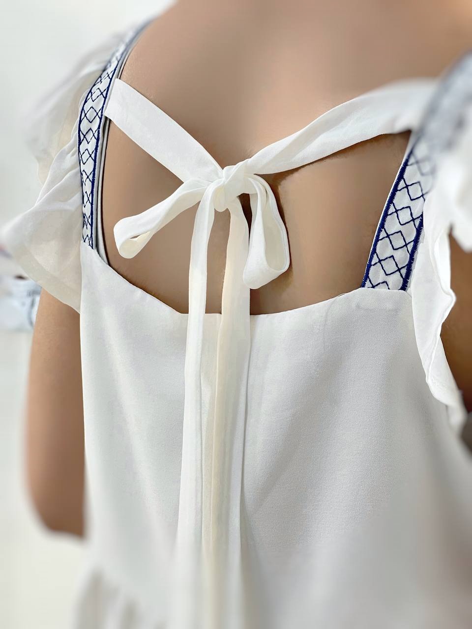 شومیز گلدوزی پشت پاپیون کد 3923