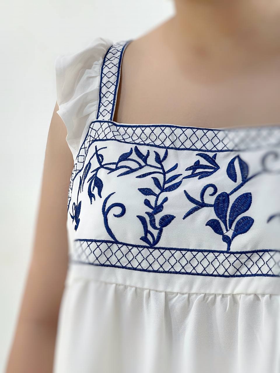 شومیز گلدوزی پشت پاپیون کد 3923