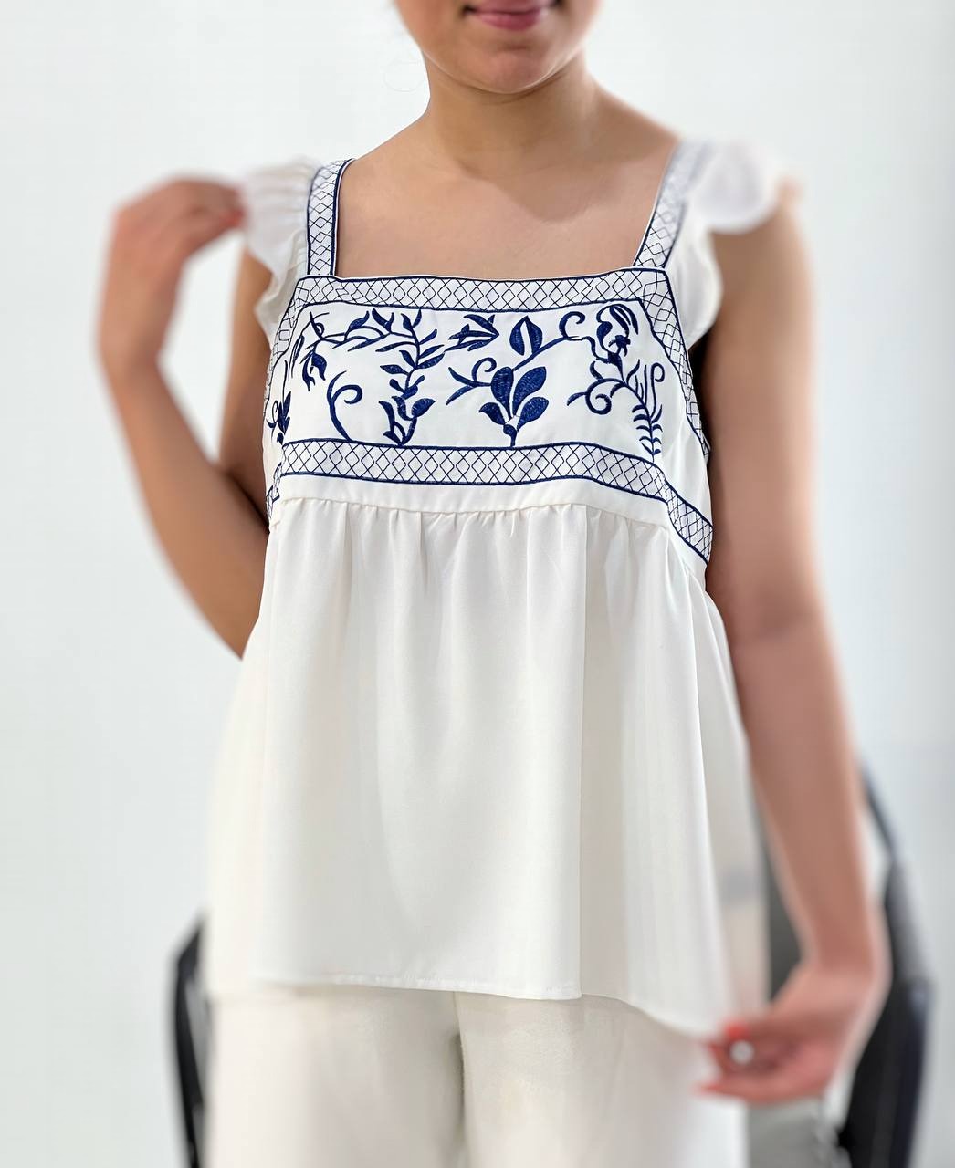 شومیز گلدوزی پشت پاپیون کد 3923