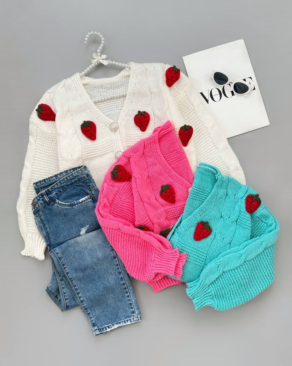 ژاکت بافت جلو دکمه توت فرنگی کد 3998