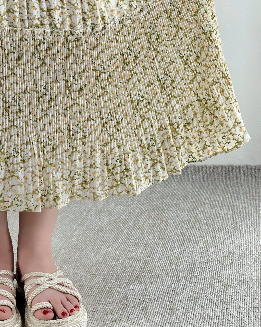 دامن پلیسه گل ریز تکرنگ کد 4049