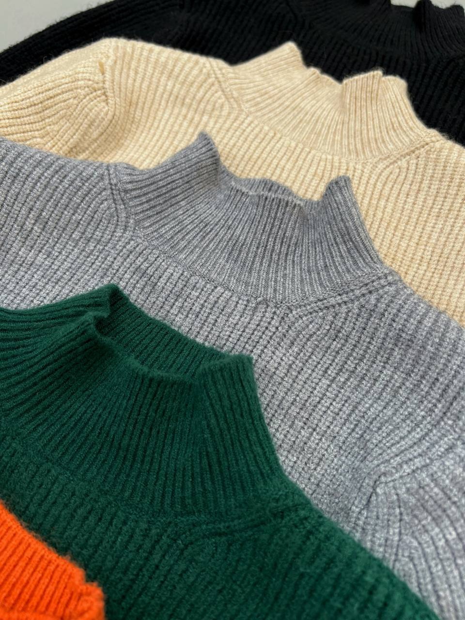 پلیور بافت یقه ایستاده ساده کد 4079