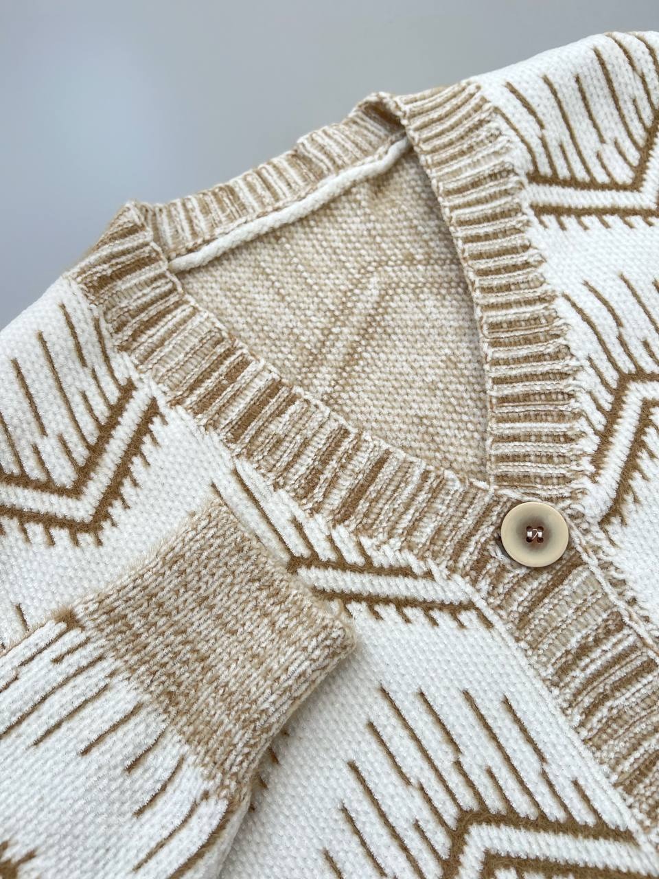 ژاکت بافت جلو دکمه دو رنگ کد 4091