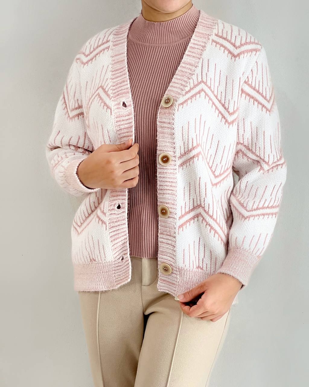 ژاکت بافت جلو دکمه دو رنگ کد 4091