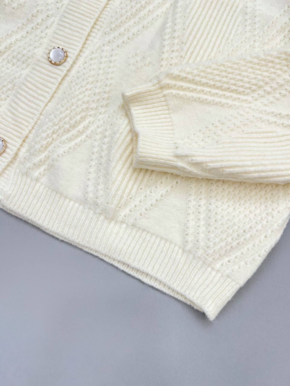 ژاکت بافت طرح برجسته جلو دکمه کد 4111