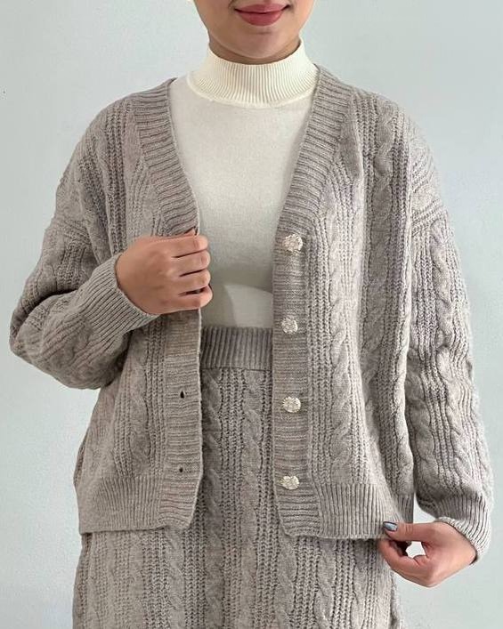 ست ژاکت بافت بهمراه دامن کد 4123