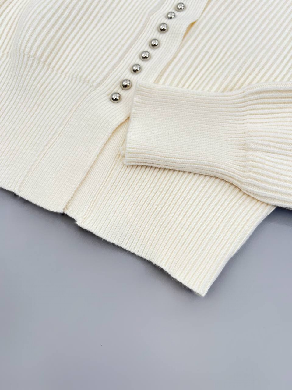 ژاکت بافت جلو دکمه سه رنگ کد 4149