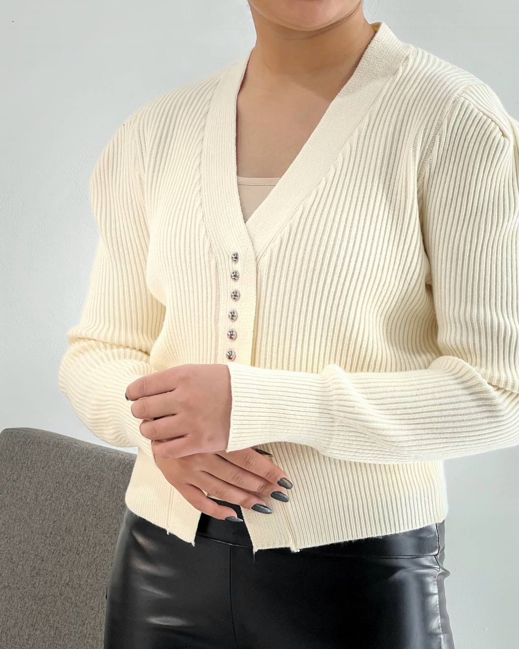 ژاکت بافت جلو دکمه سه رنگ کد 4149