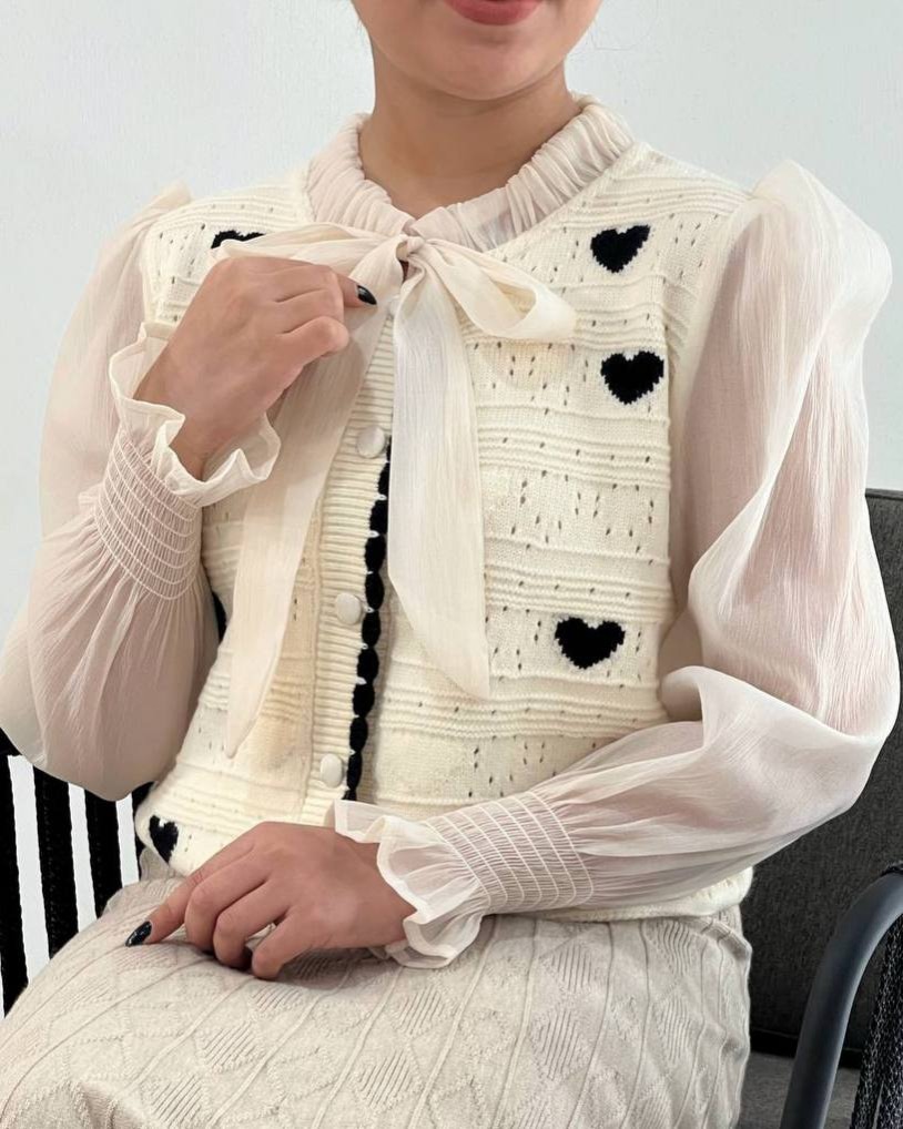 ژاکت بافت جلو دکمه قلب کد 4346