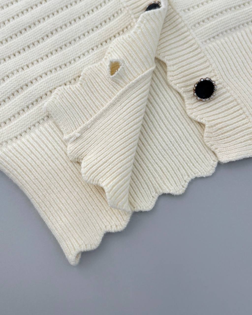 ژاکت بافت جلو دکمه دو رنگ کد 4374