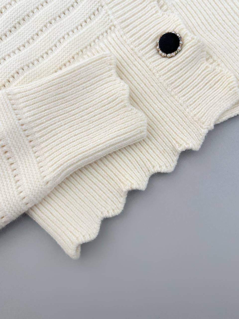 ژاکت بافت جلو دکمه دو رنگ کد 4374