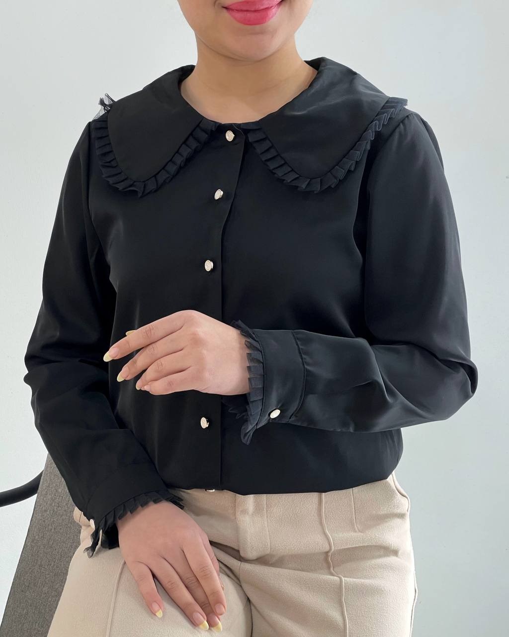 شومیز کرپ یقه ب ب کد 4438