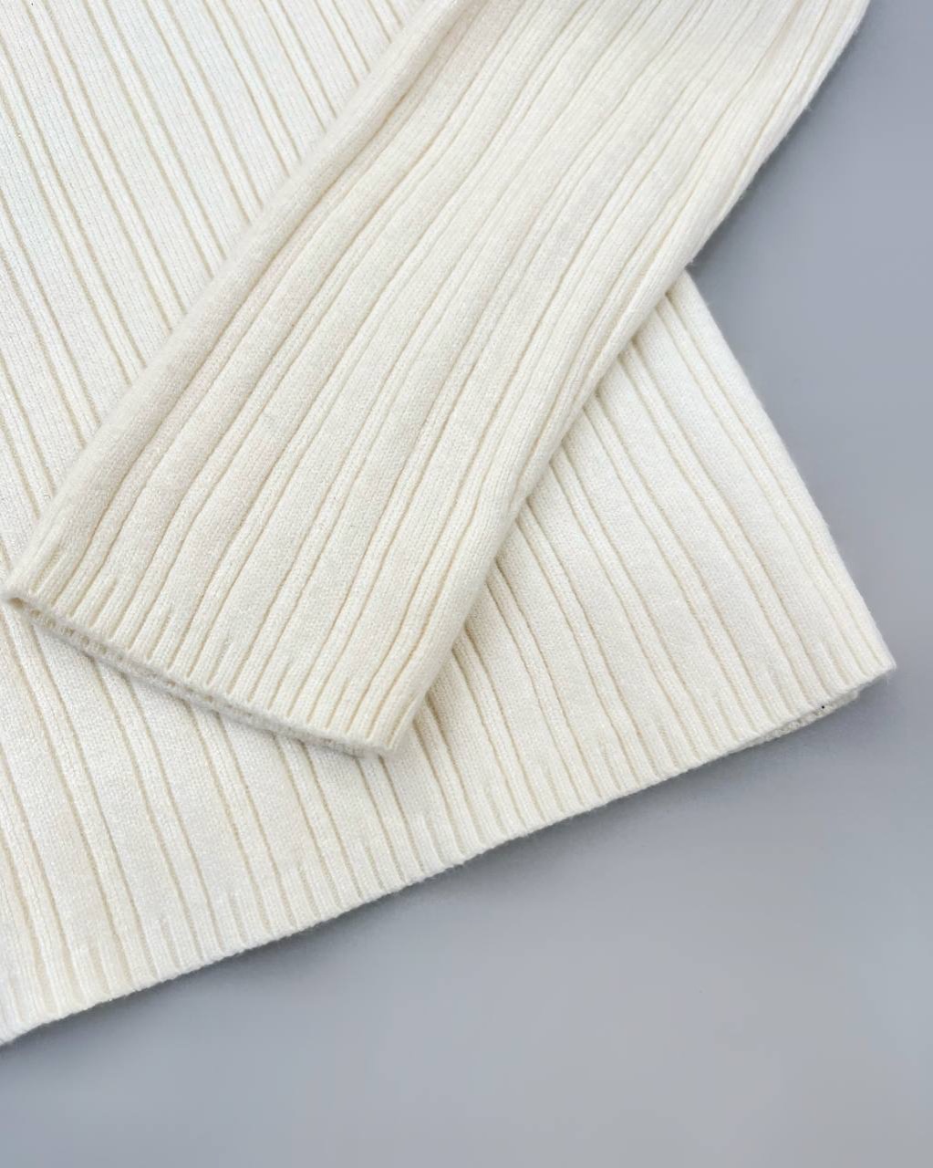 پلیور بافت گپ یقه ایستاده کد 4498