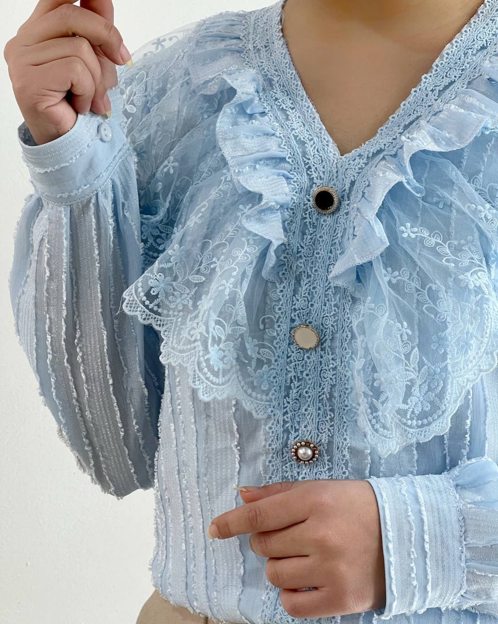 شومیز مجلسی با نوارای خامه دوزی کد 4505