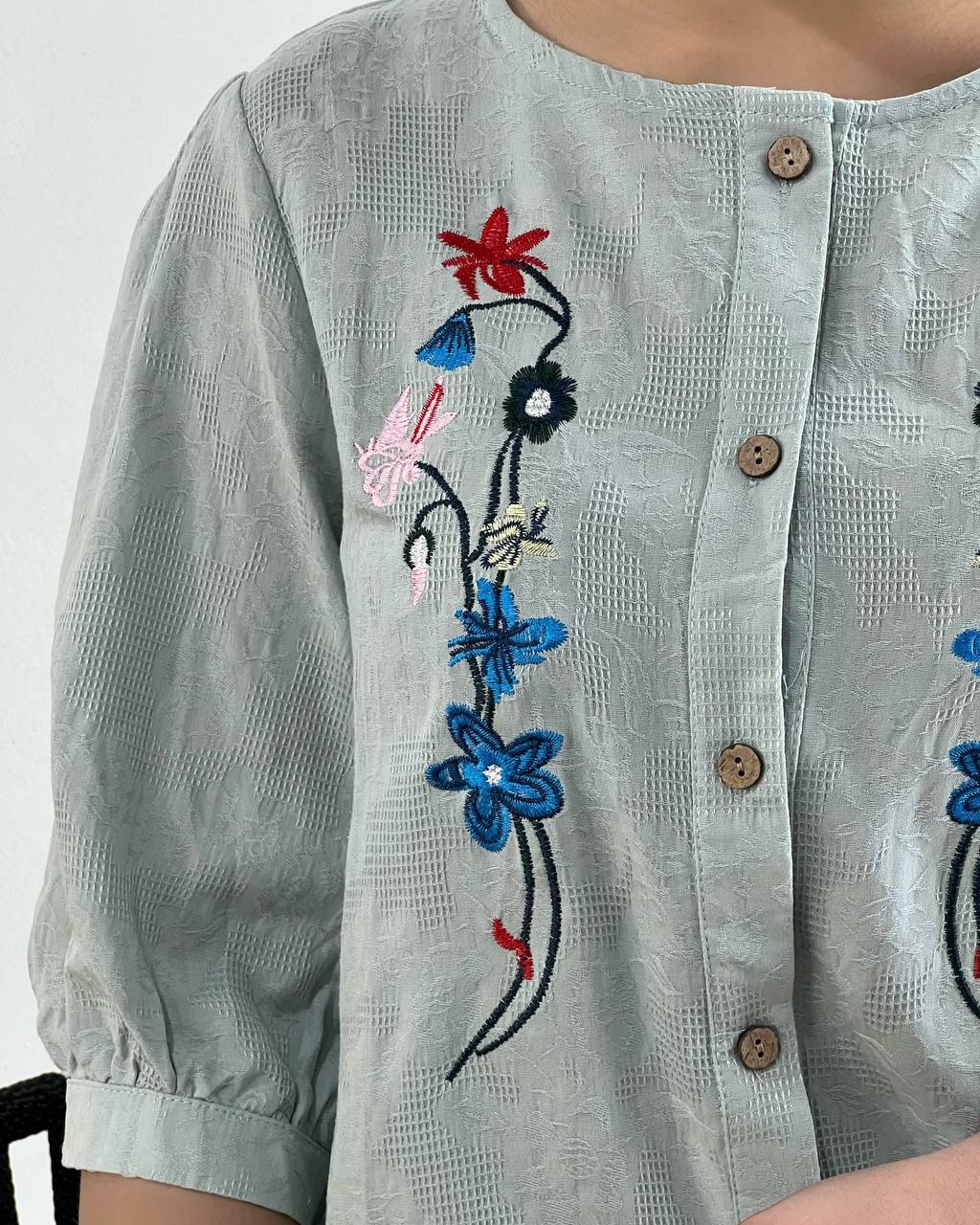 شومیز تمام گلدوزی جلو دکمه کد 4507