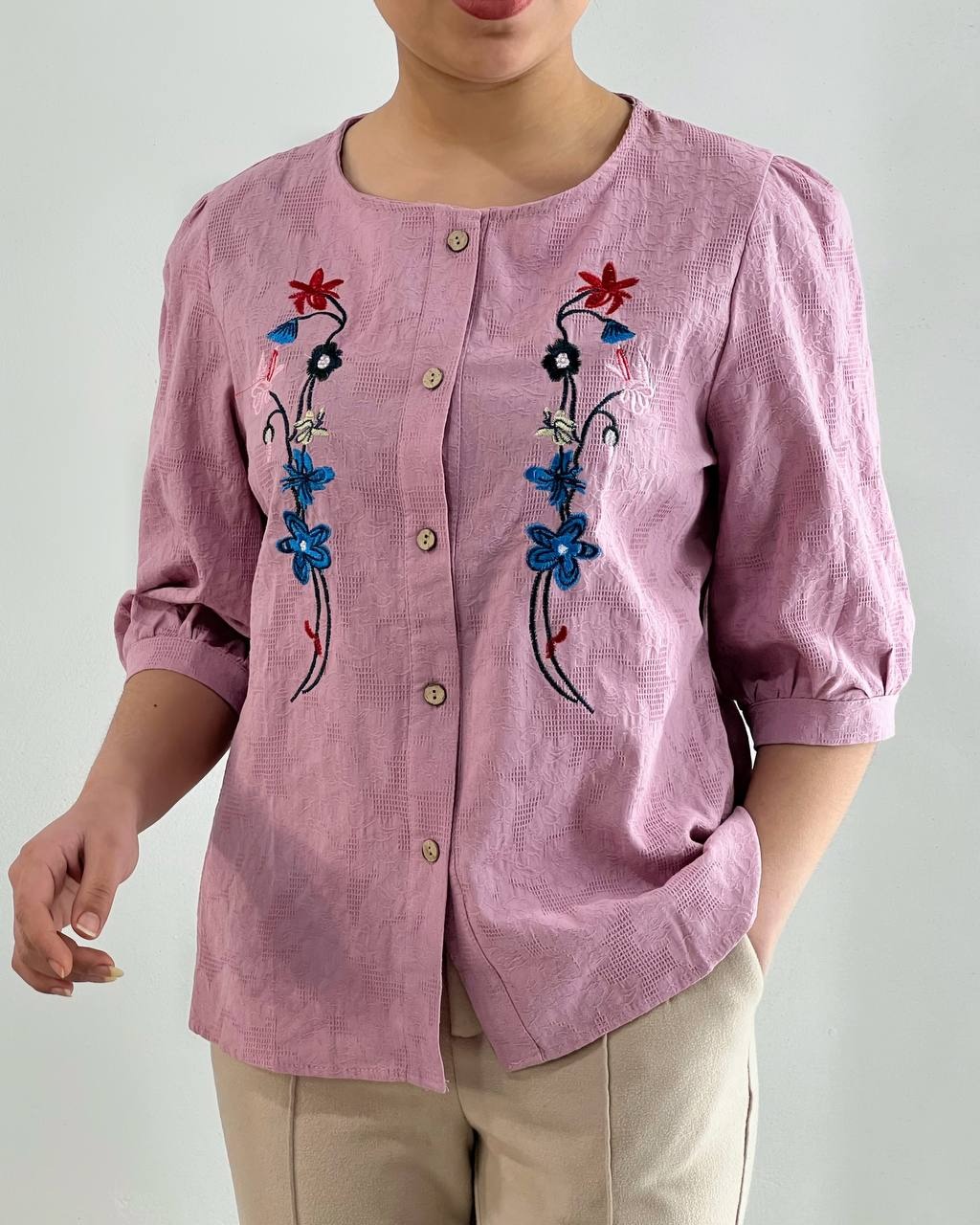 شومیز تمام گلدوزی جلو دکمه کد 4507