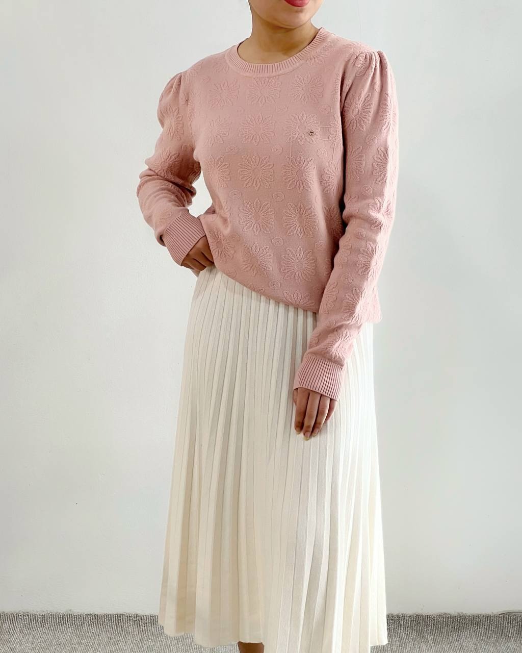 پلیور بافت گل برجسته سرشانه چین کد 4509