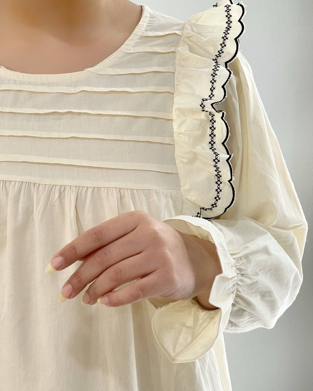 شومیز سرشانه چین کد 4535