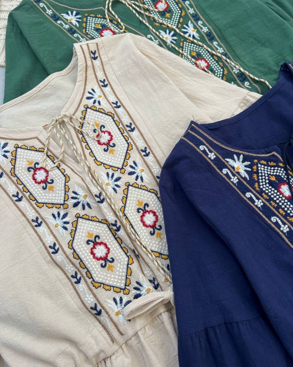 پیراهن کنف گلدوزی کد 4551