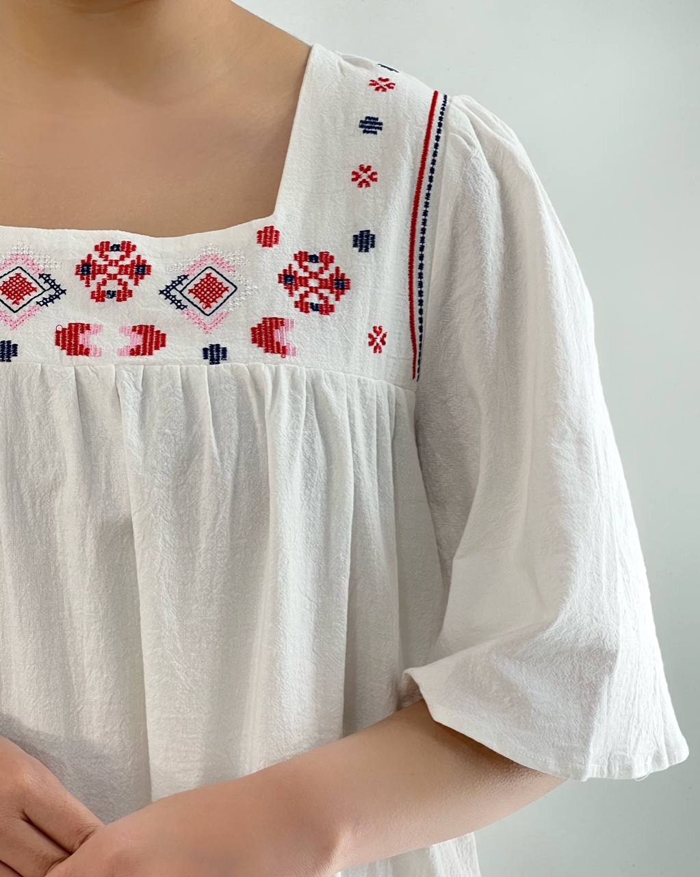 پیراهن گلدوزی تکرنگ کد 4564