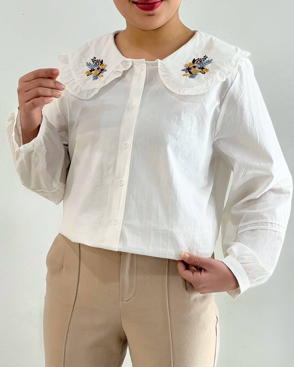 شومیز یقه گلدوزی کد 4572