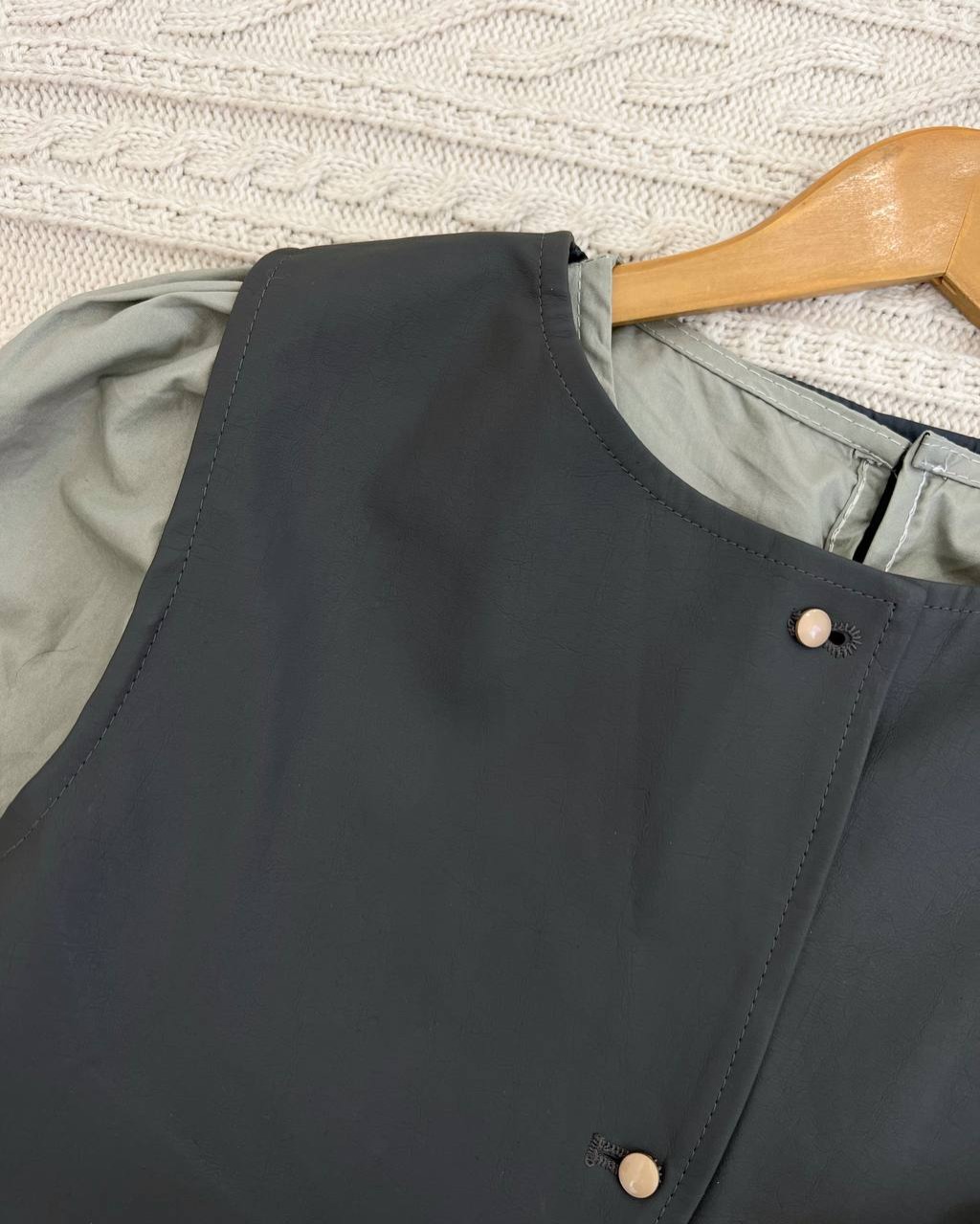 ست پیراهن با جلیقه ی چرم کد 4574