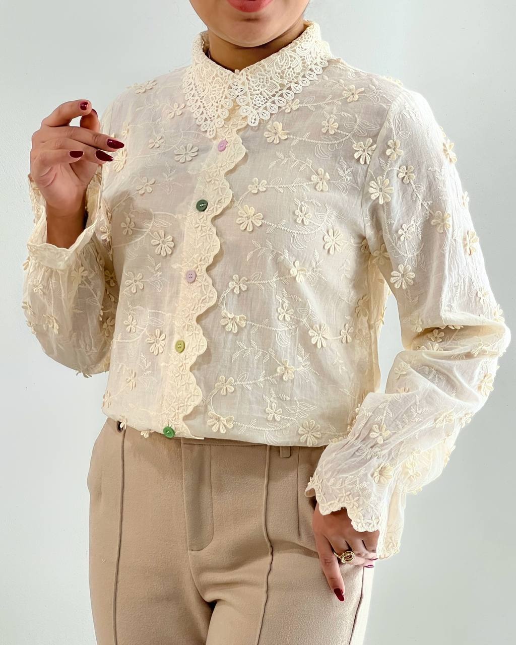 شومیز اوردر گل برجسته تماما کار شده کد 4581