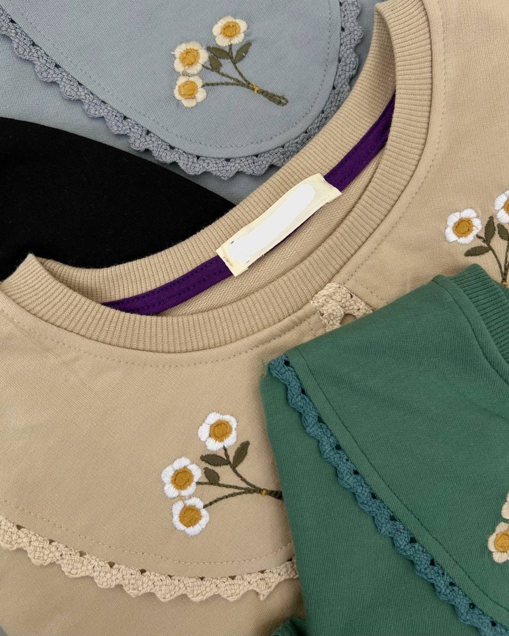 بلوز بهاره یقه ب ب قواره دار کد 4587