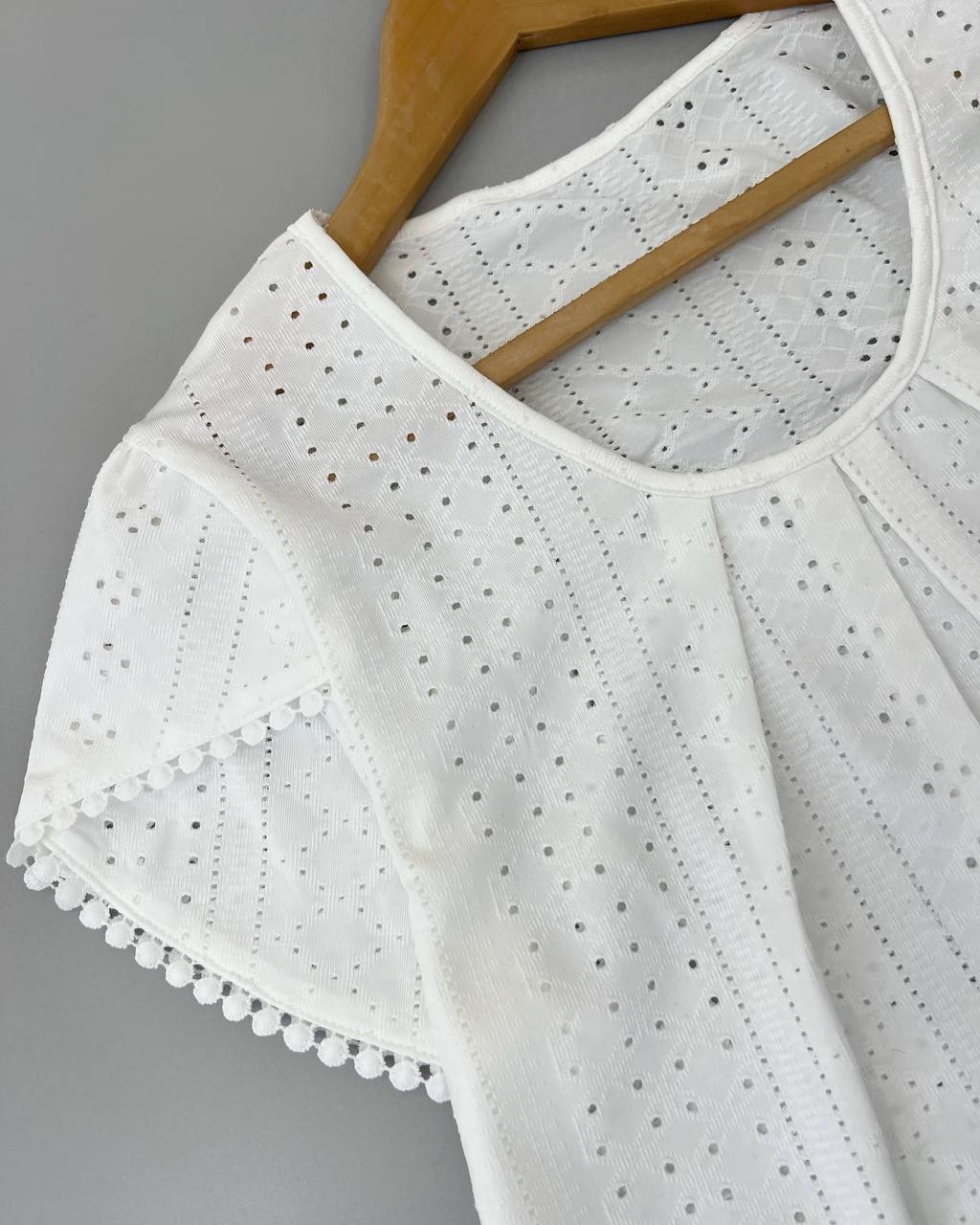 شومیز سفید آستین لاله کد 4596