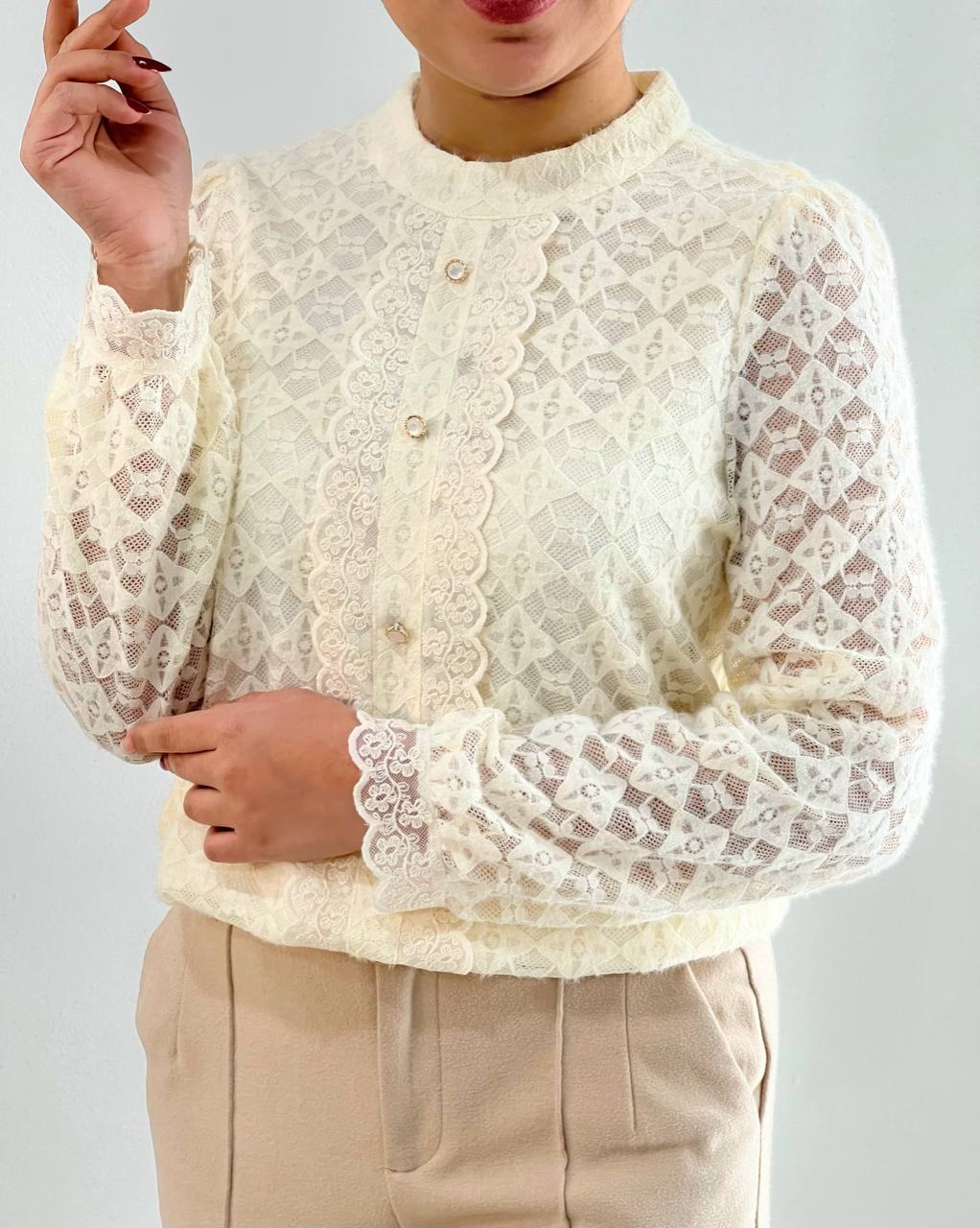 شومیز تمام دانتل آستردار کد 4613