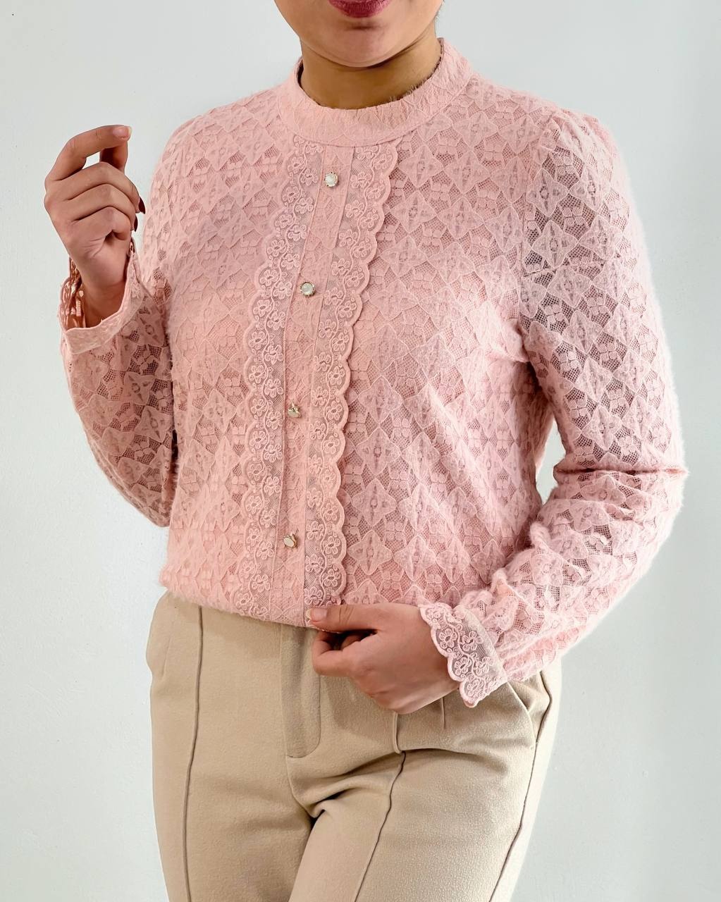 شومیز تمام دانتل آستردار کد 4613