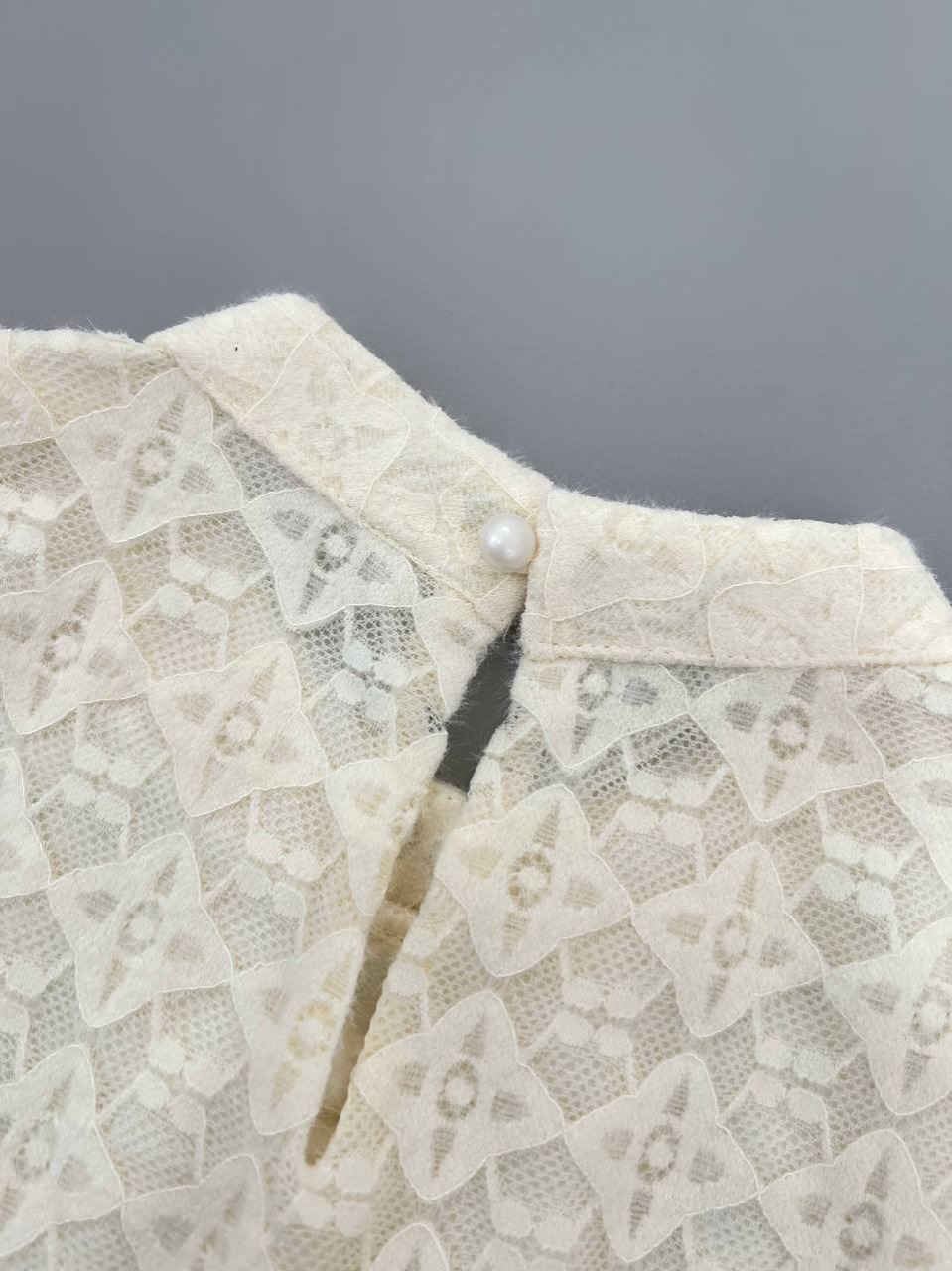 شومیز تمام دانتل آستردار کد 4613