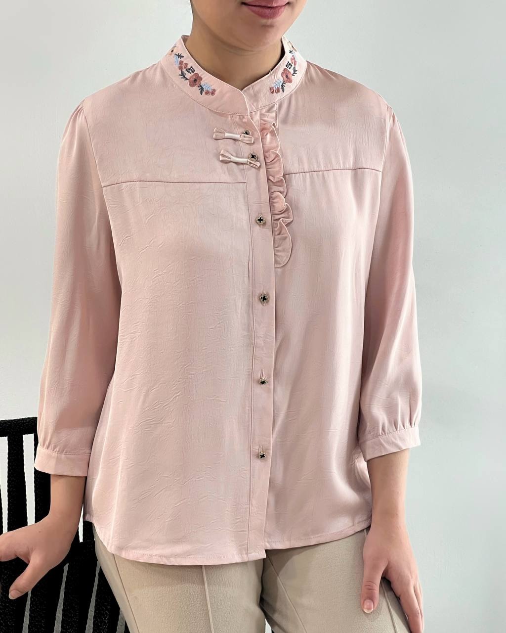 شومیز یقه گلدوزی جلو دکمه کد 4624