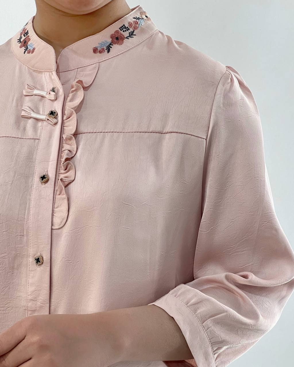 شومیز یقه گلدوزی جلو دکمه کد 4624