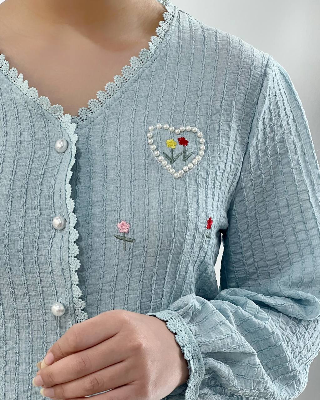 شومیز ژاکارد کش جلو دکمه قلب کد 4625