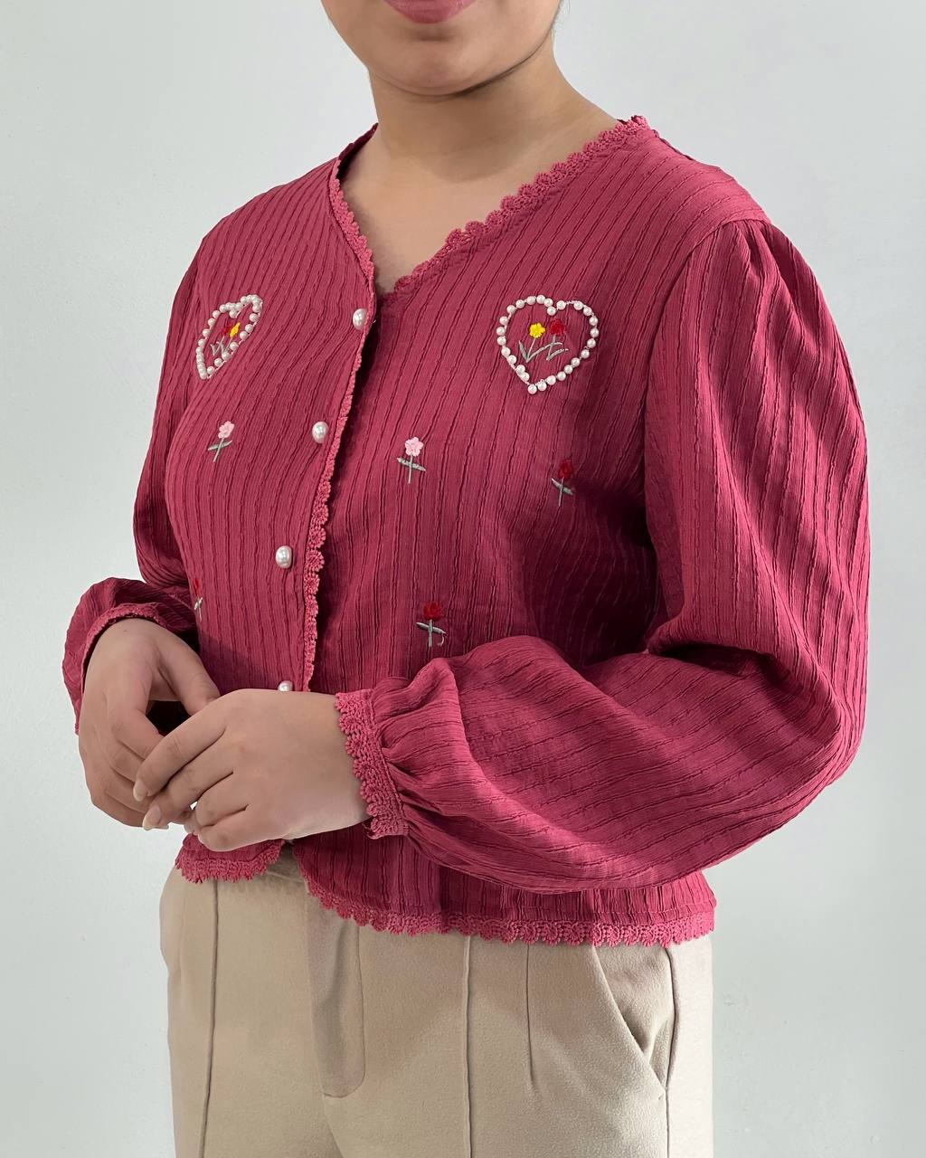 شومیز ژاکارد کش جلو دکمه قلب کد 4625