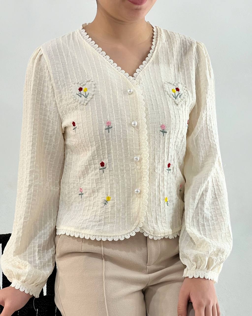 شومیز ژاکارد کش جلو دکمه قلب کد 4625