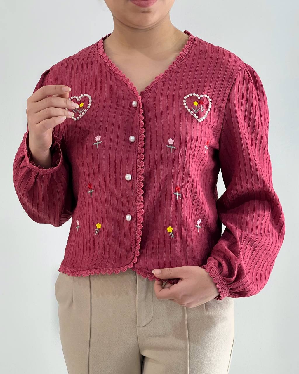 شومیز ژاکارد کش جلو دکمه قلب کد 4625