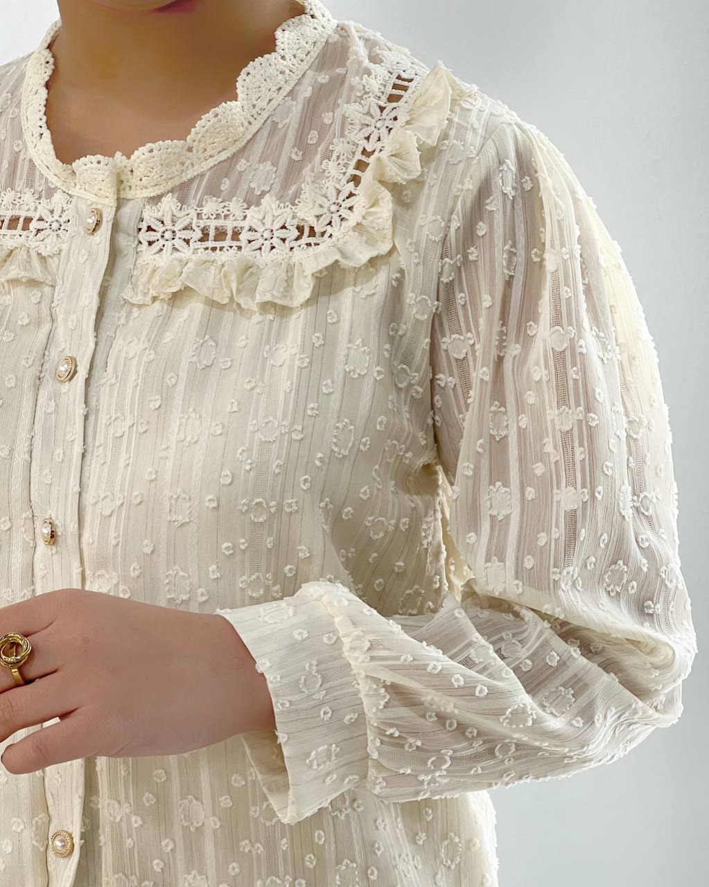 شومیز جلو دکمه گل برجسته کد 4626