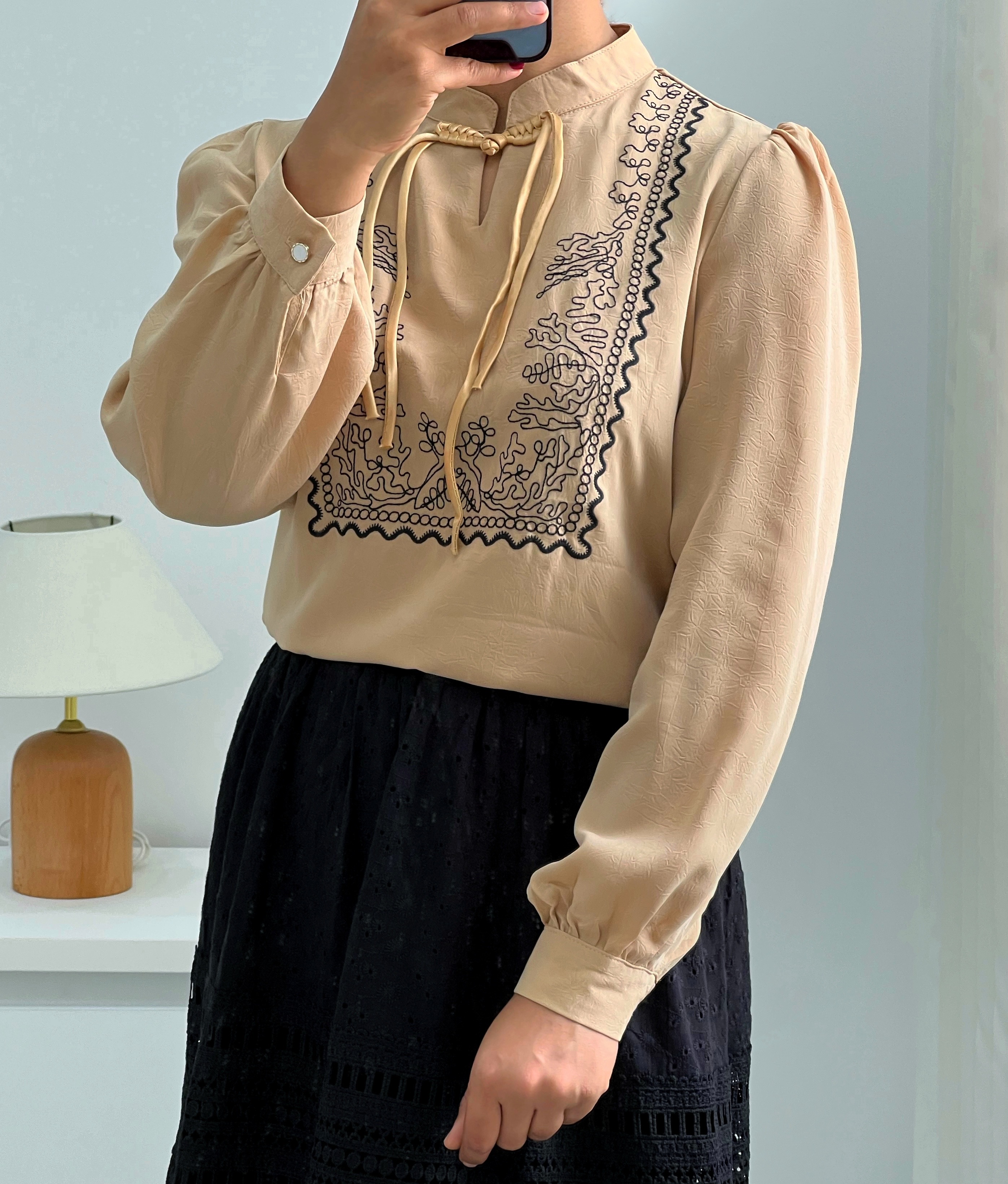 شومیز کرپ ساتن گلدوزی شده کد 4623