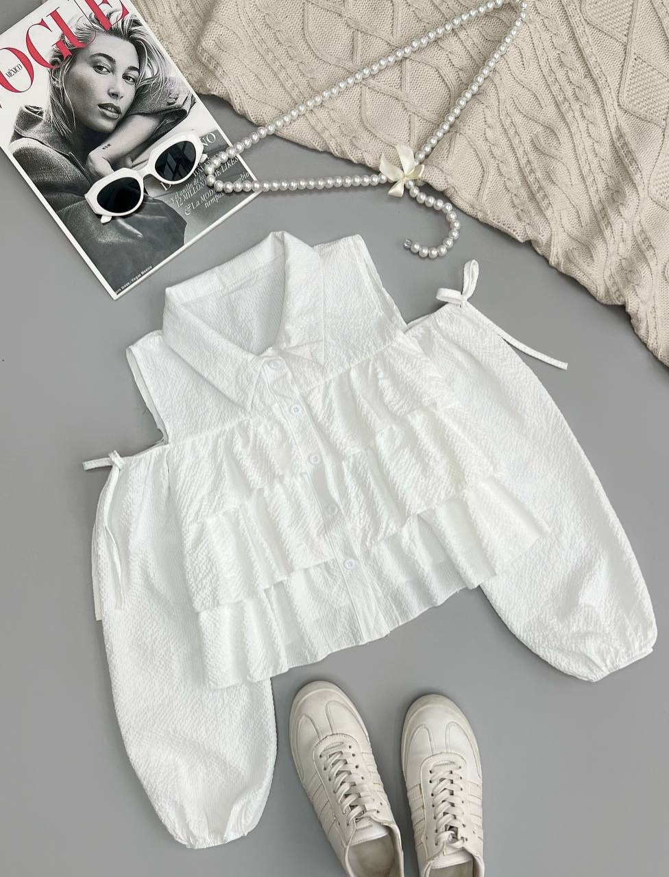 شومیز سه چین سرشانه باز کد 4631