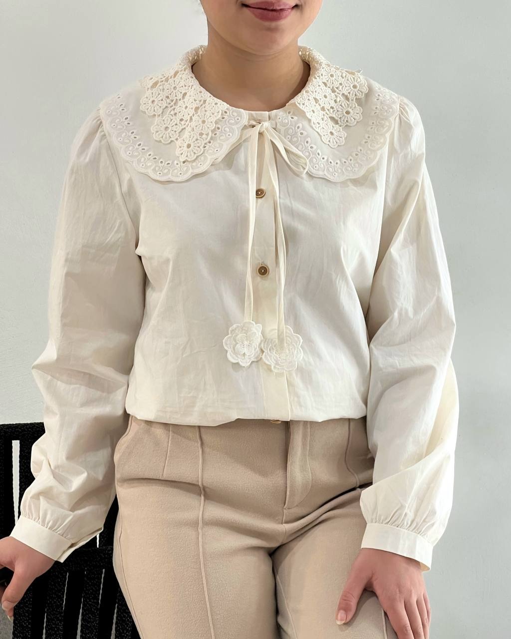 شومیز یقه خامه دوزی چهار رنگ کد 4632