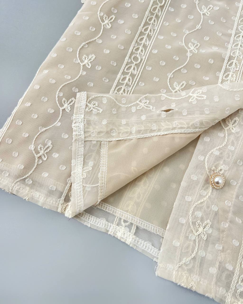 شومیز حریر تمام کار شده کد 4636