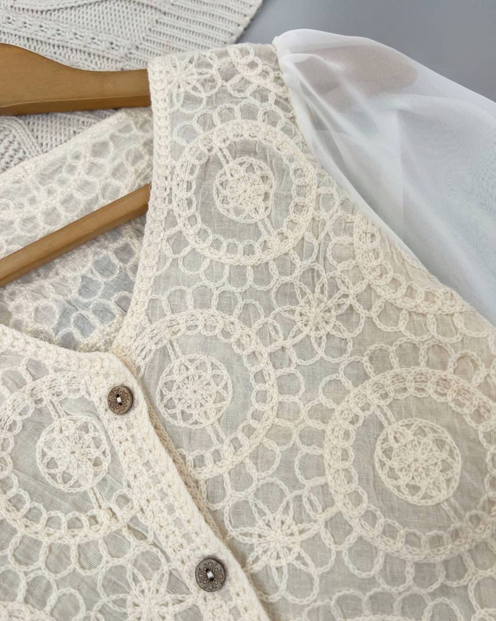 شومیز قلاب بافی استین حریر کد 4659