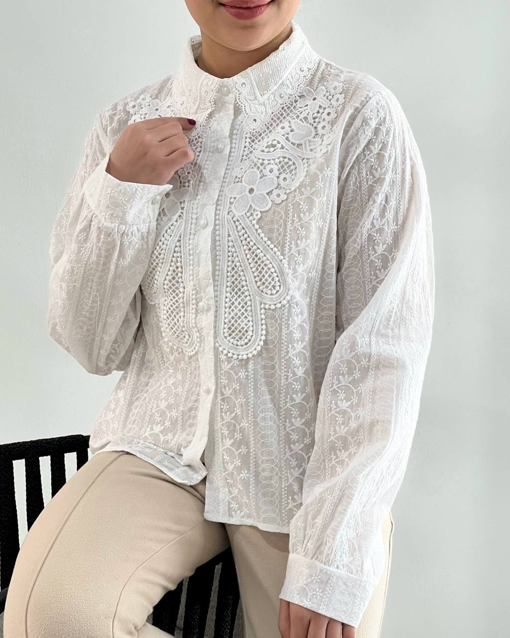 شومیز خامه دوزی تمام کار شده جلو دکمه کد 4660