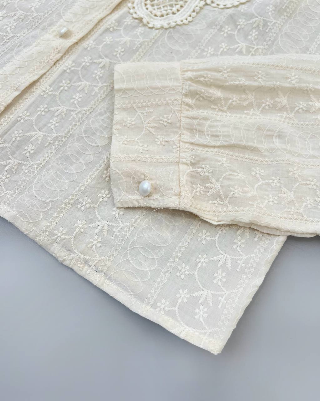 شومیز خامه دوزی تمام کار شده جلو دکمه کد 4660