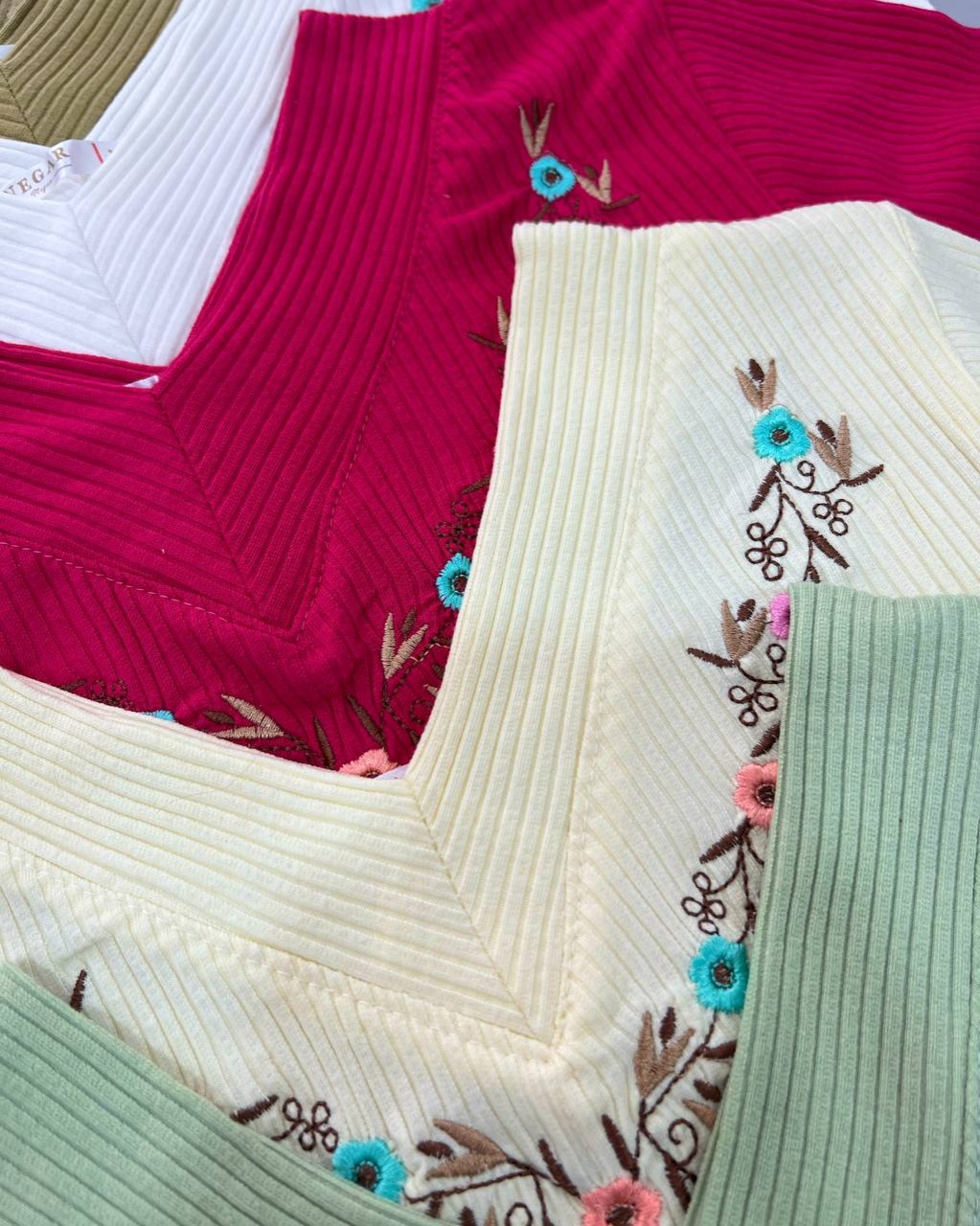 تیشرت یقه هفت گلدوزی کد 4675